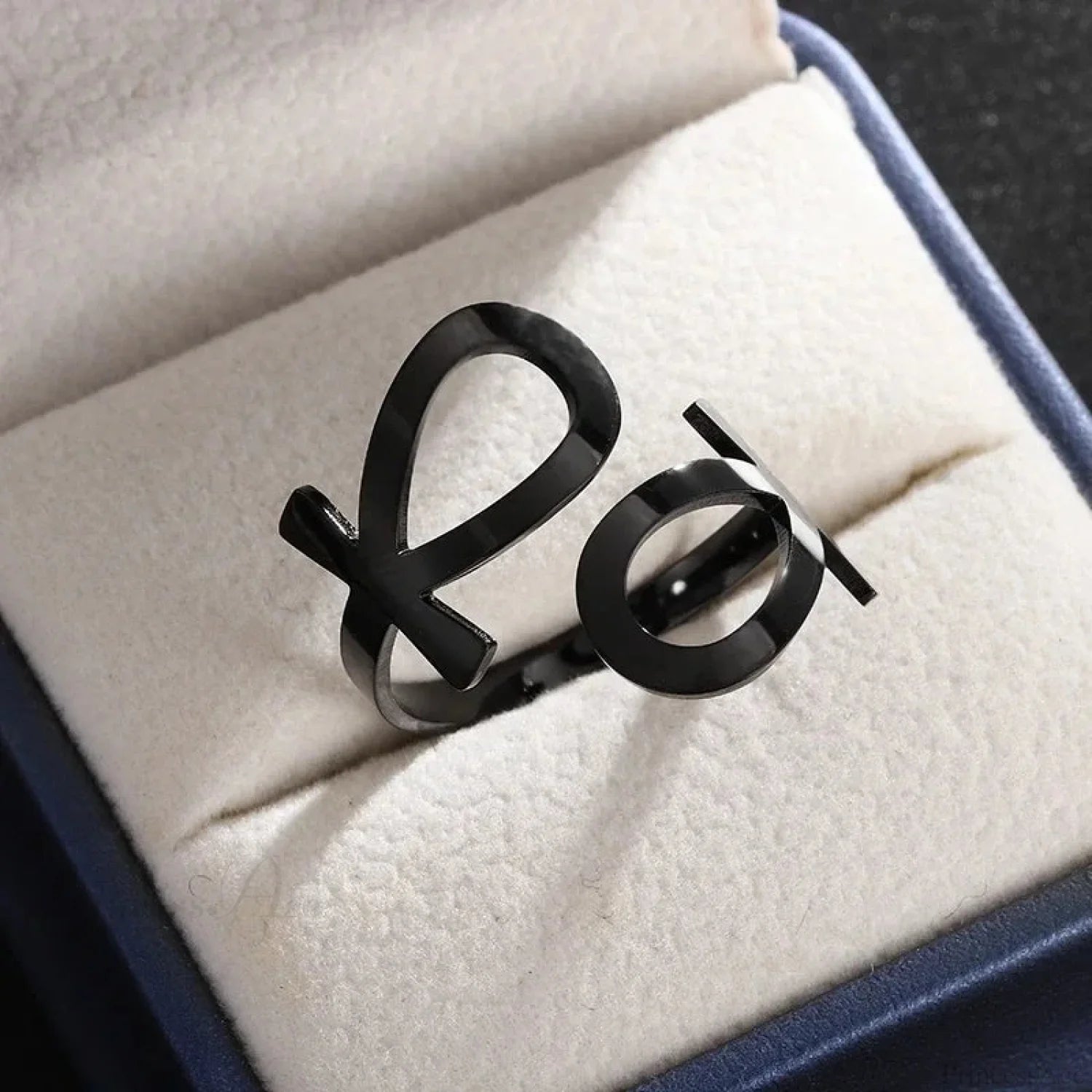 Sinister Eye Style Gothic Pointer Ring Black1