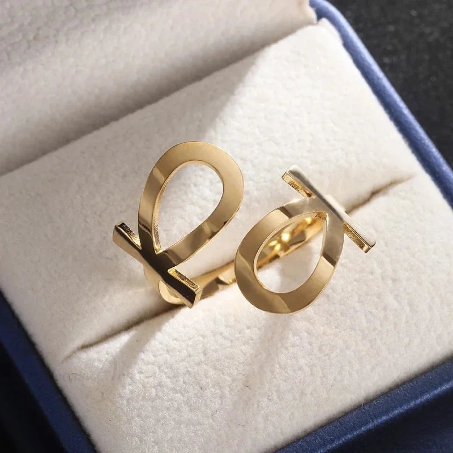 Sinister Eye Style Gothic Pointer Ring Gold1