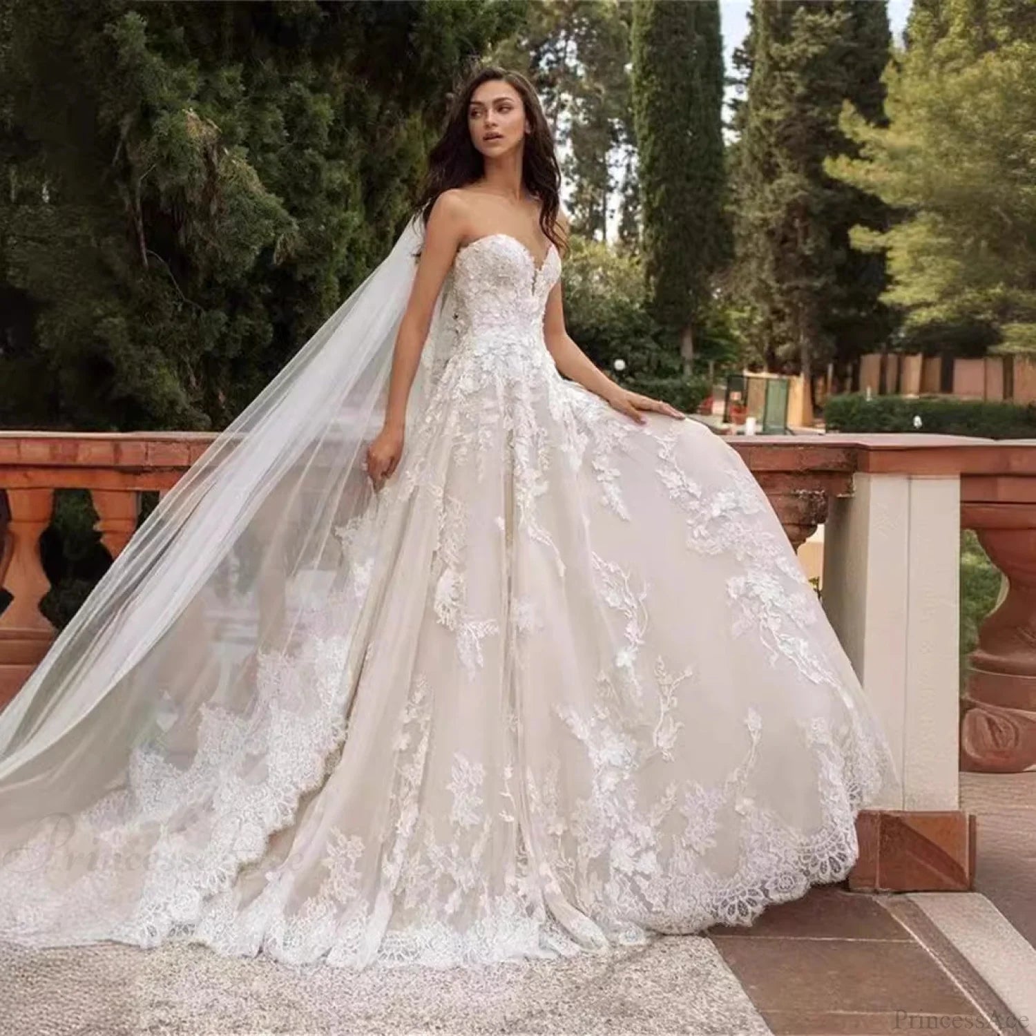 Strapless Lace Ball Gown Wedding Dress weddingdress-250223