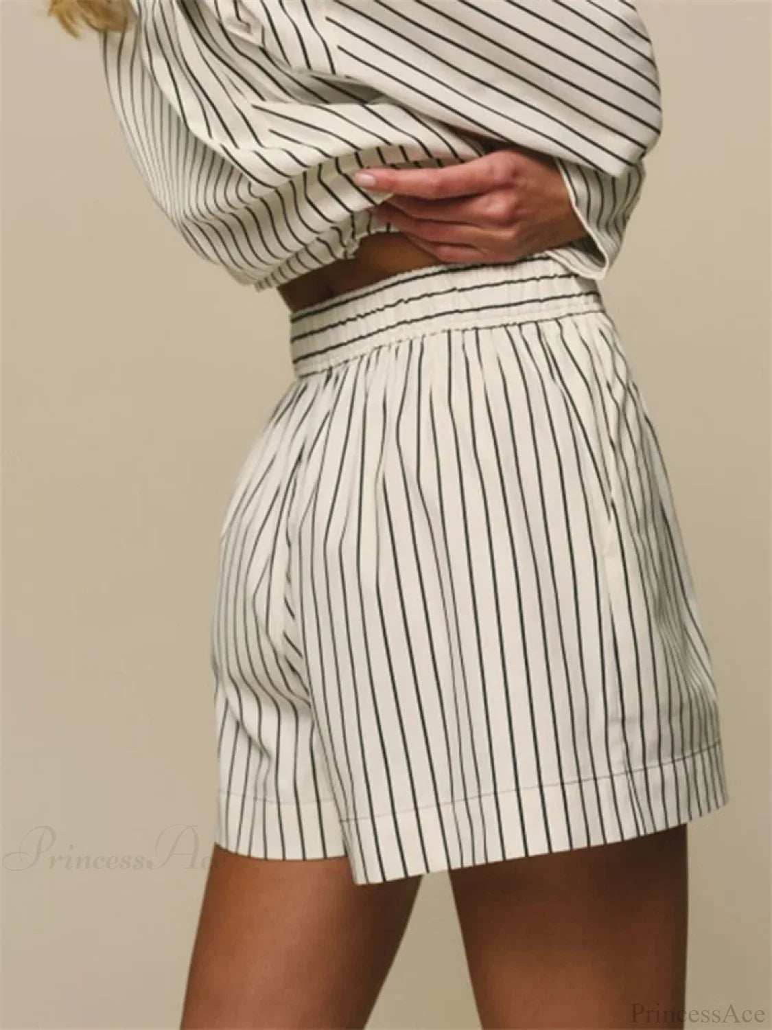 Striped Button Wide Leg Short short-250223