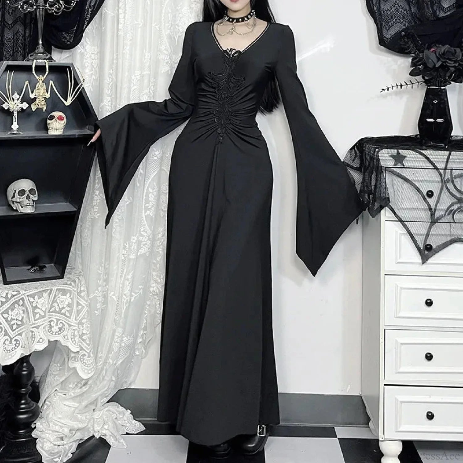 Wide Sleeve Sorceress Plunging Neckline Full-Length Gown Black / S